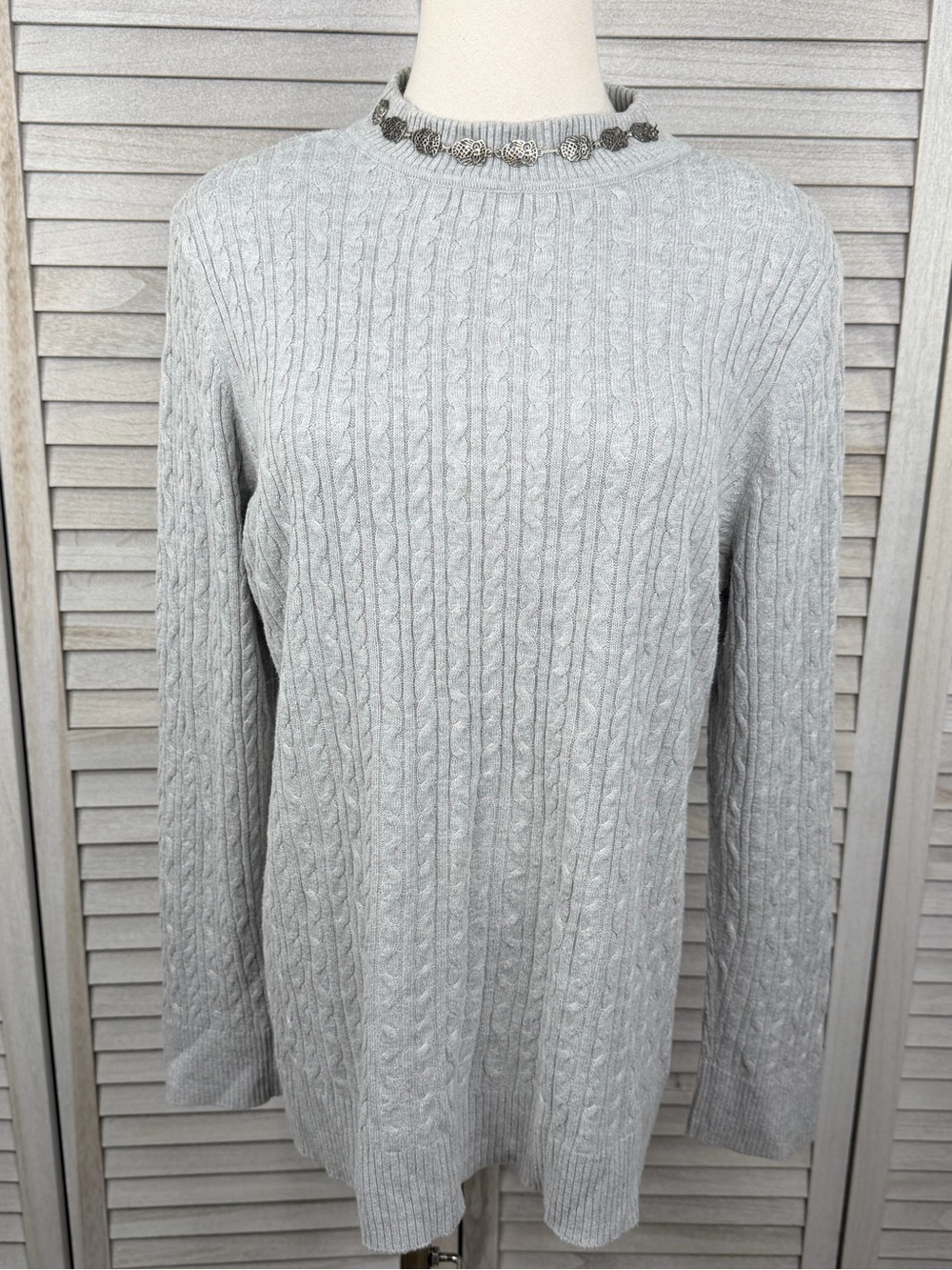 LAURA SCOTT Vintage 80's-90's Gray Cableknit Sweater w Silver Owl Necklace-M